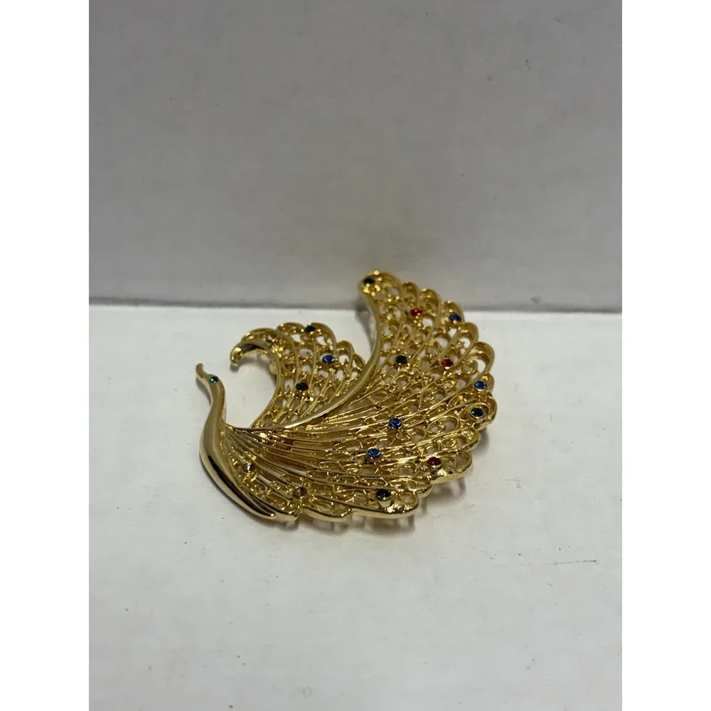 Swan Rhinestone Gold Tone Bird Brooch‎ Pin Vintage 2 Inches Delicate Elegant
